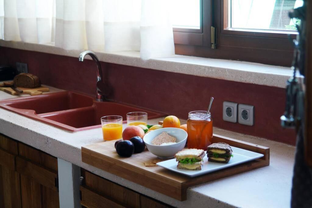 Unique - Spacious Studio With Rooftop / Thissio Ateny Zewnętrze zdjęcie